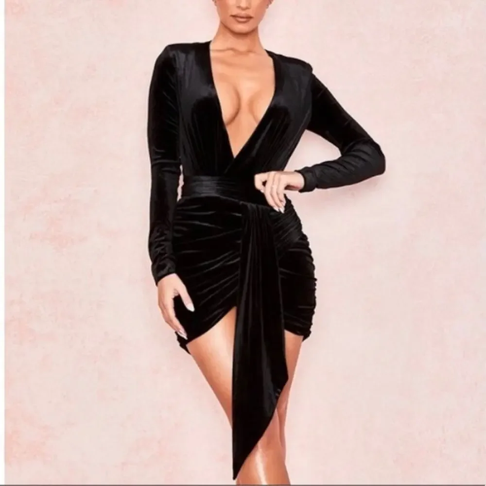 House of CB Women’s Farrah Black Velvet Plunge Neckline Mini Dress Size Large